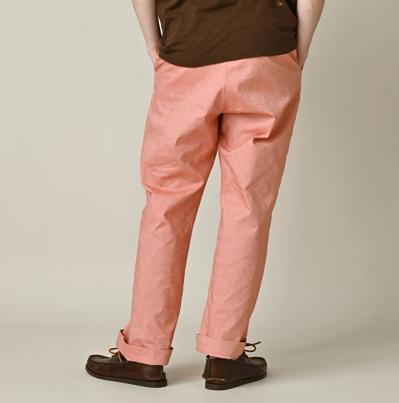 Cotton Linen OX Stretch Crosby Slacks Male Model