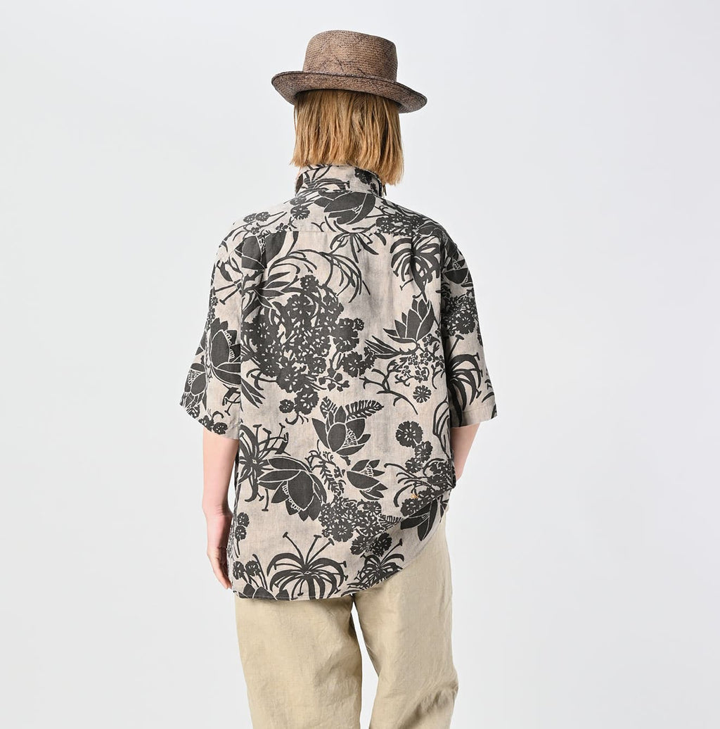 Linen Lotus Print LeiLei Shirt MEN Female Model