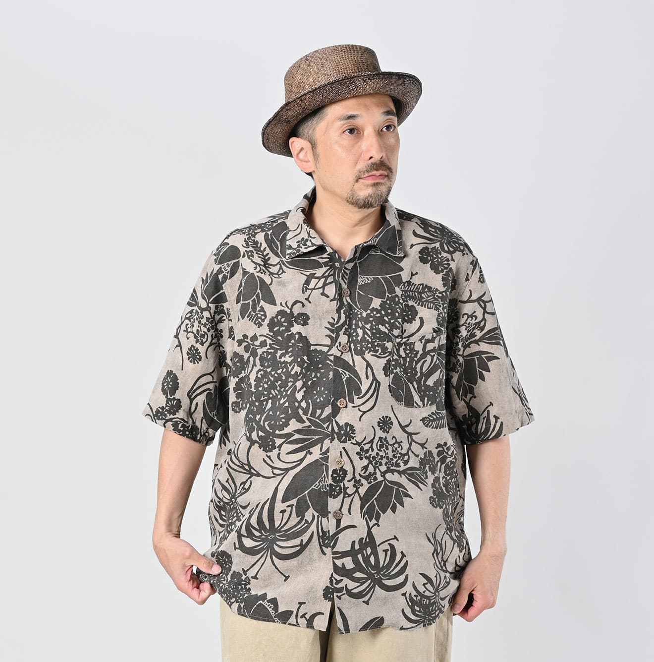 Linen Lotus Print LeiLei Shirt MEN Male Model