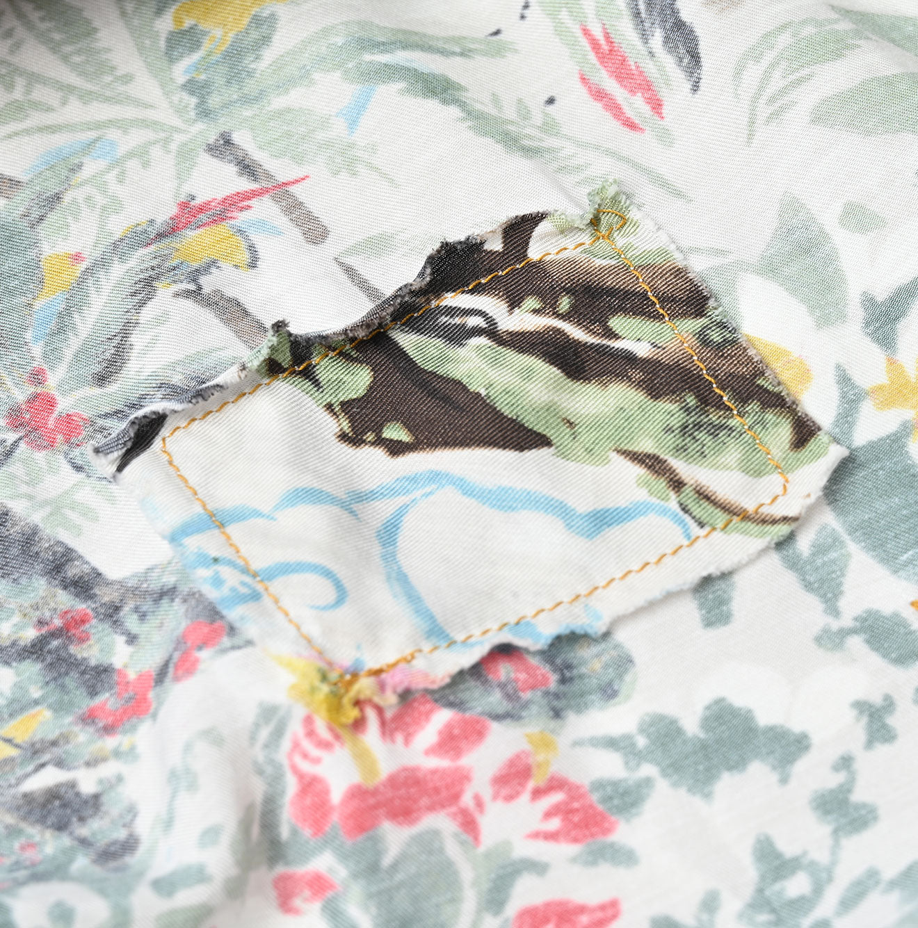 Irie Aloha Print LeiLei Shirt MEN Detail