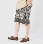 Linen Lotus Print Nîmes Short Pants MEN Male Model