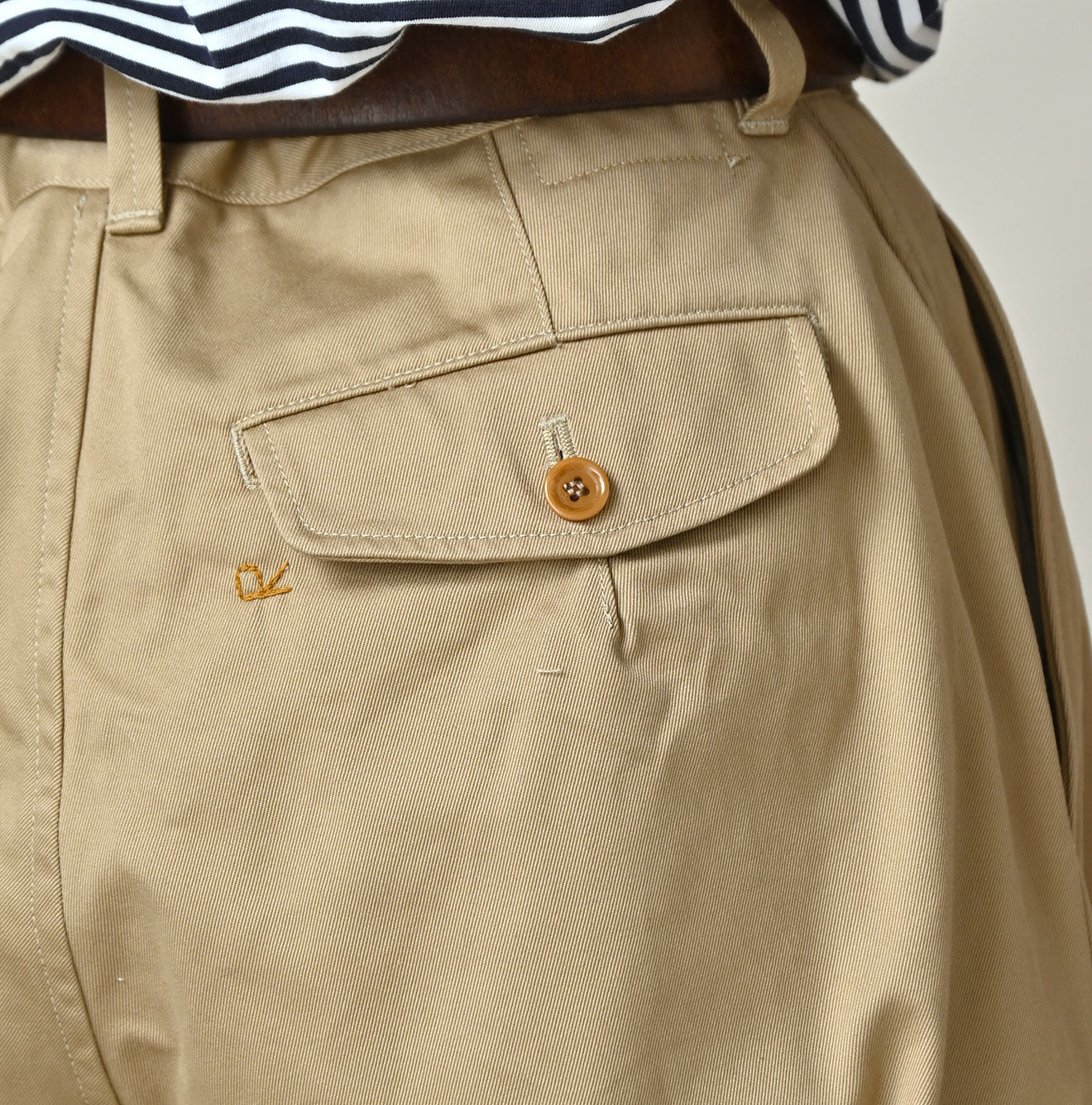 Double Thread Chino Charlotte Baggy Detail