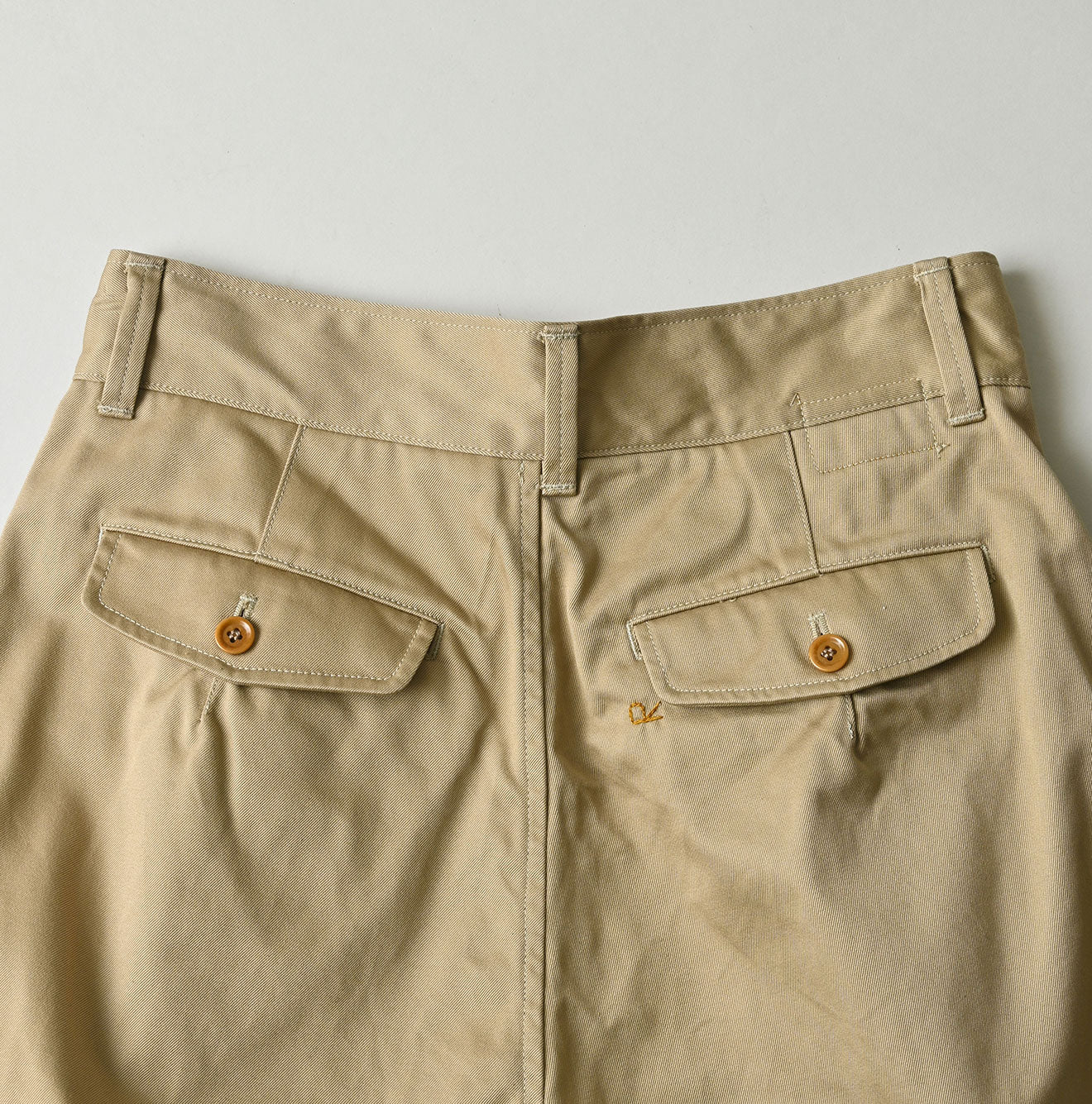 Double Thread Chino Charlotte Baggy Detail