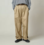 Double Thread Chino Charlotte Baggy Female Model