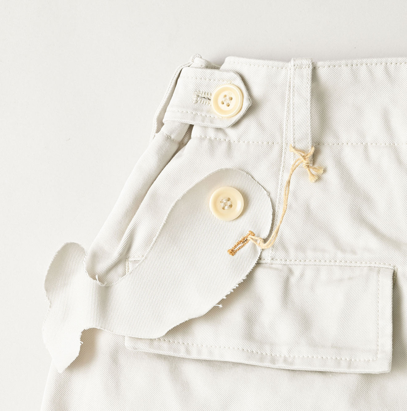Double Thread Chino 908 Chi-rgo Pants Detail