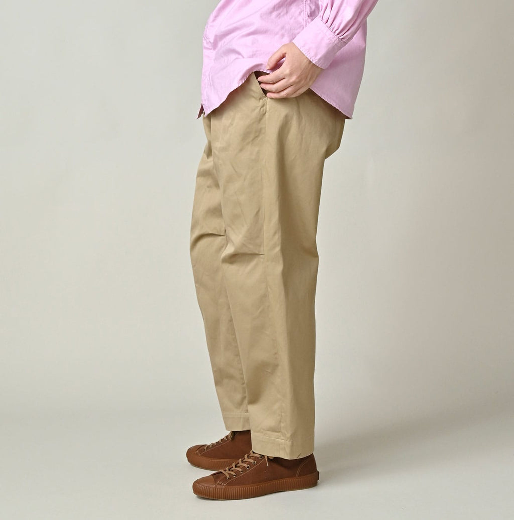 Double Thread Chino 908 Chi-rgo Pants Female Model