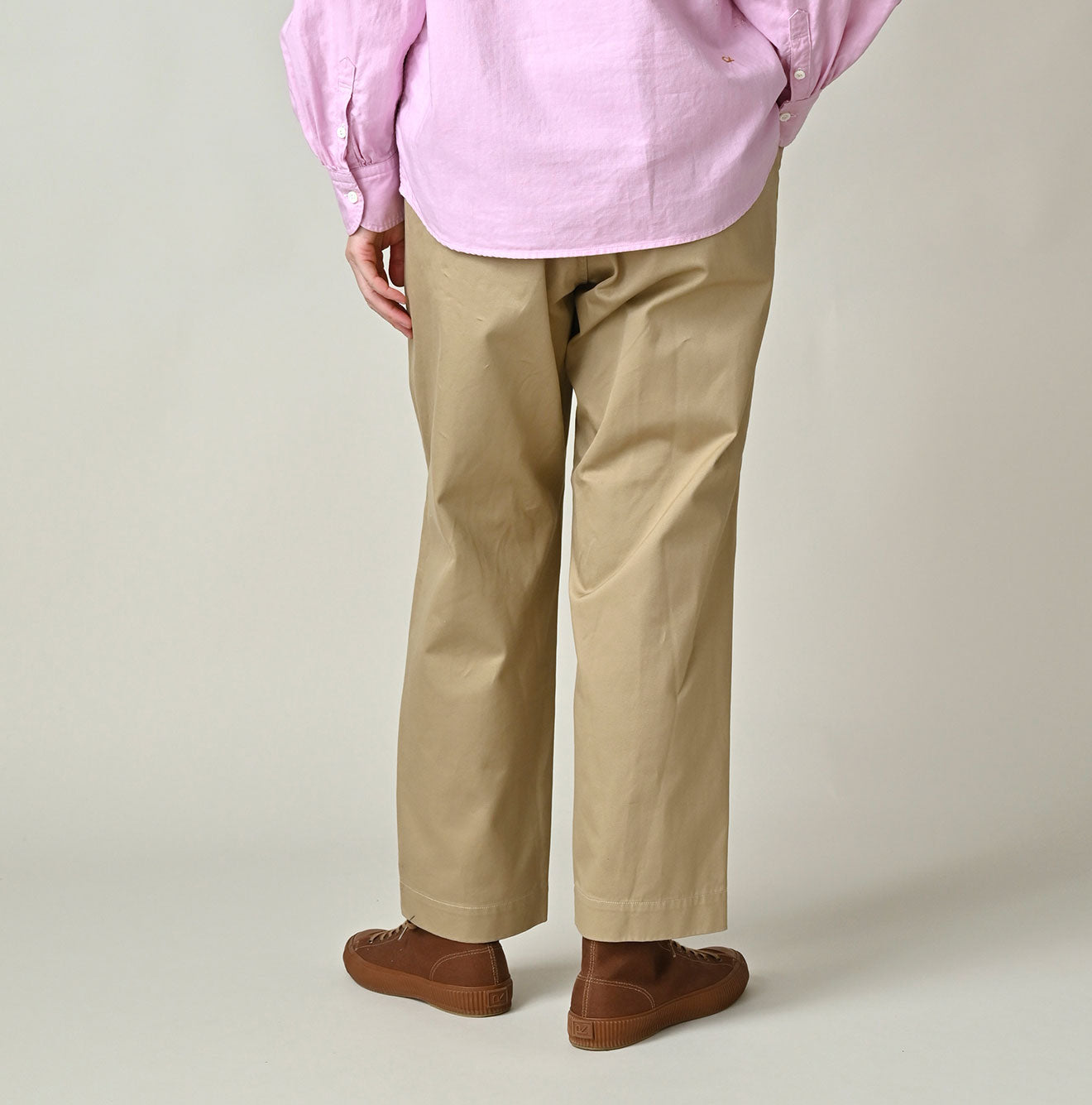 Double Thread Chino 908 Chi-rgo Pants Female Model
