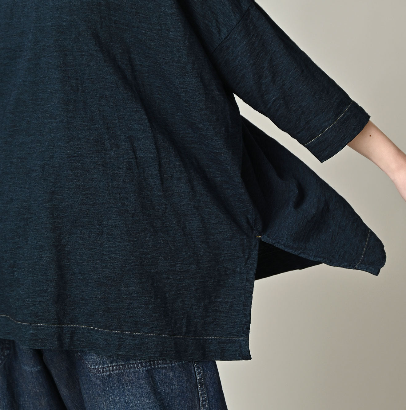 Indigo Tenjiku Big Slit T-shirt Detail