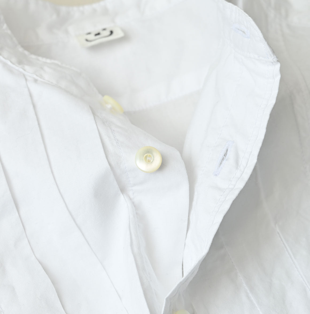Supima Batiste Tuck Stand Collar Shirt Detail