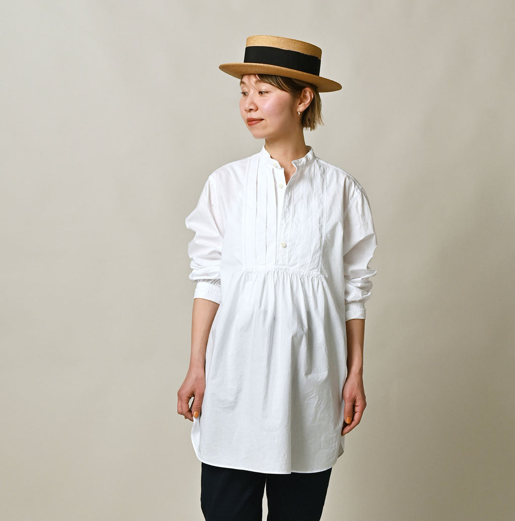 Supima Batiste Tuck Stand Collar Shirt Female Model