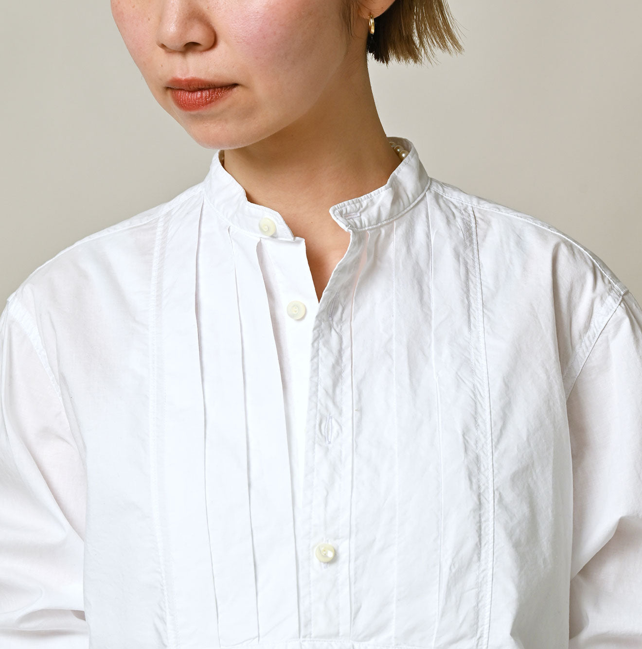 Supima Batiste Tuck Stand Collar Shirt Detail