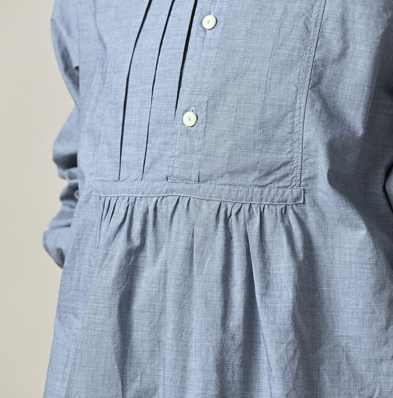 Supima Batiste Tuck Stand Collar Shirt Detail