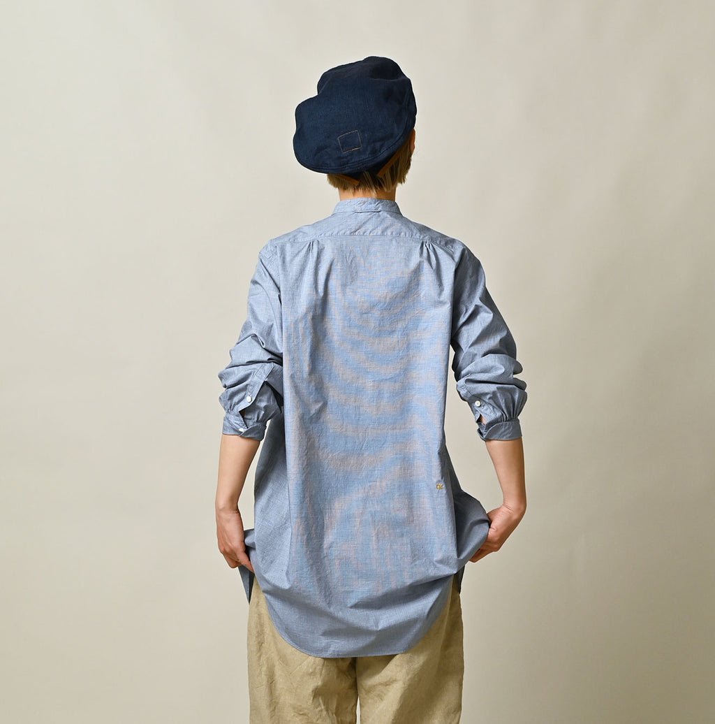 Supima Batiste Tuck Stand Collar Shirt Female Model
