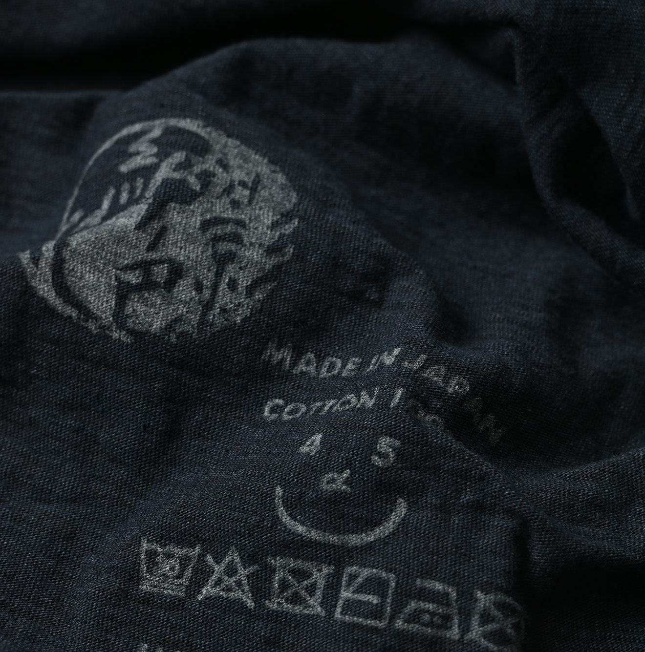 Indigo Tenjiku Big Slit T-shirt Detail