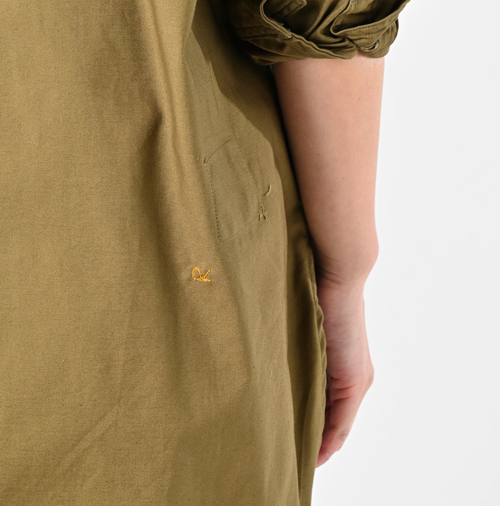 Thin Back Satin 908 Gacha-Pocket Shirt Detail