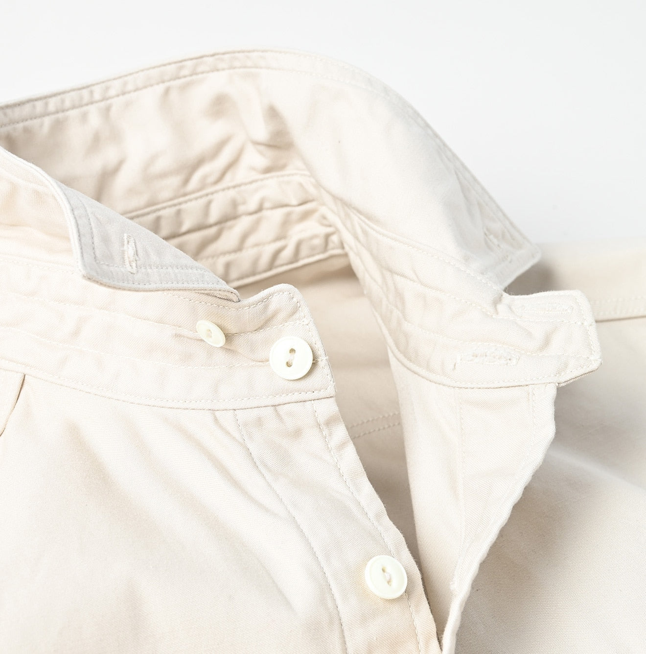 Thin Back Satin 908 Gacha-Pocket Shirt Detail