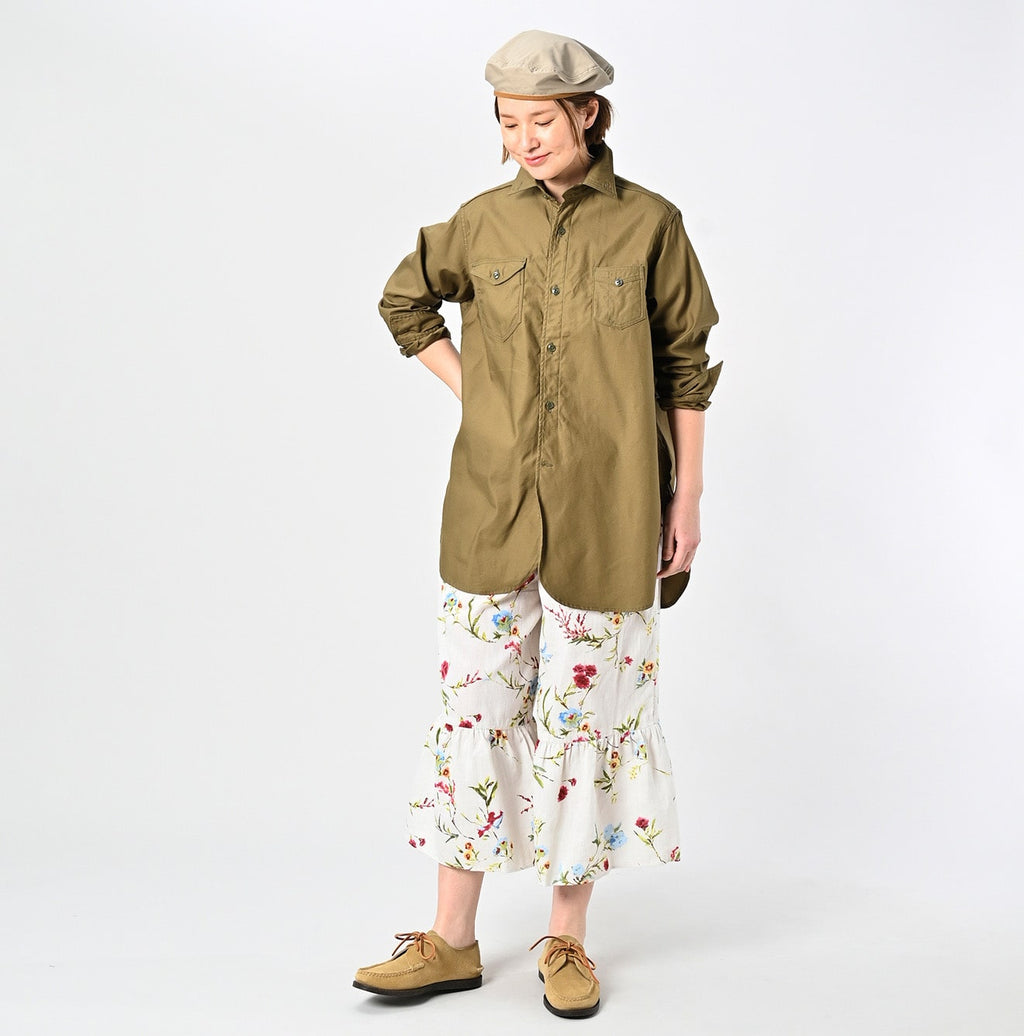 Thin Back Satin 908 Gacha-Pocket Shirt Female Model
