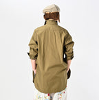 Thin Back Satin 908 Gacha-Pocket Shirt Female Model