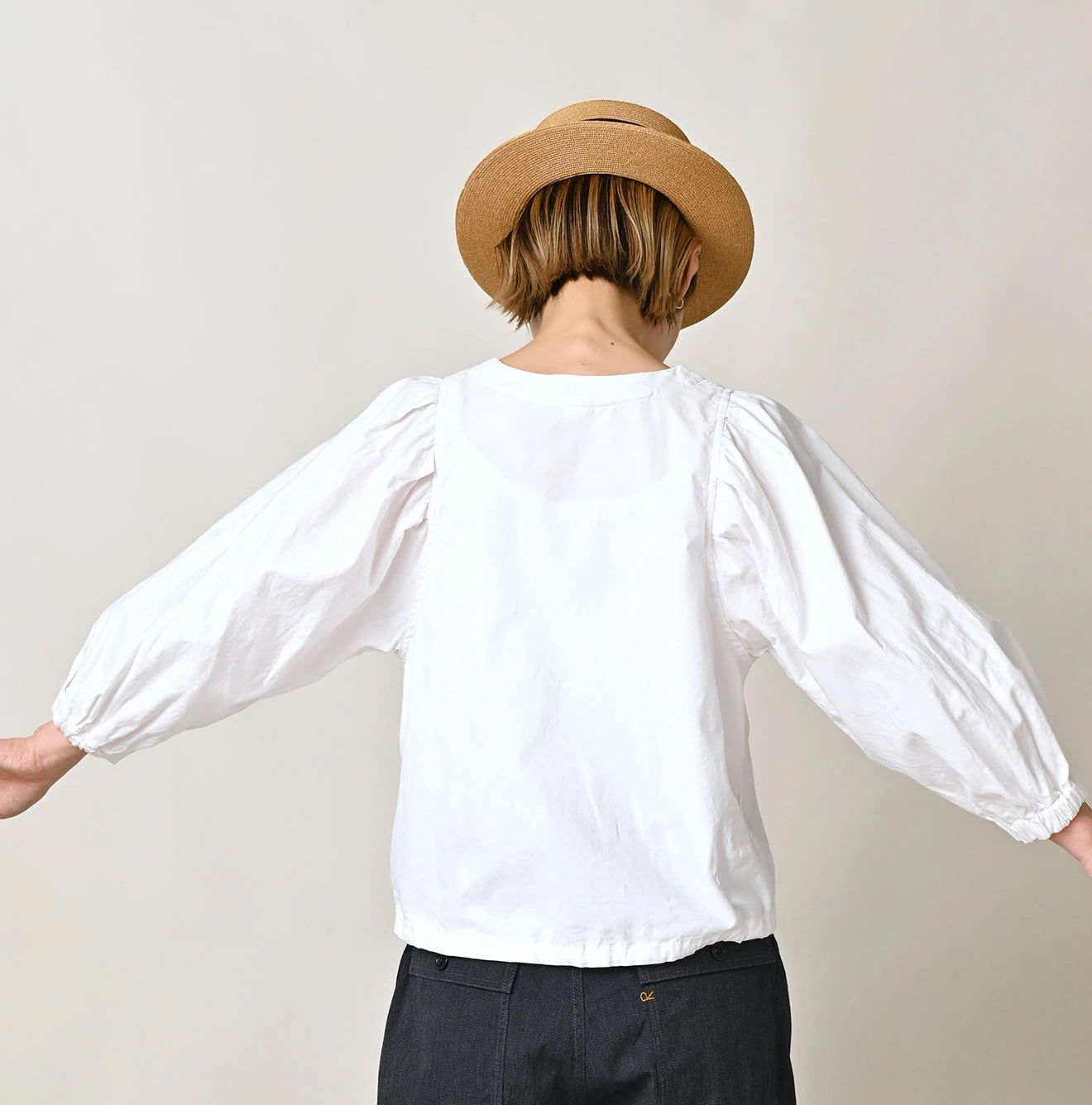 504 OX Puff Blouse Female Model