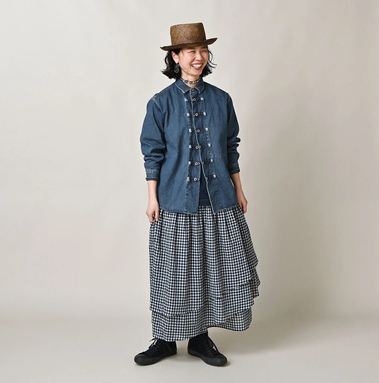 45 Petit Denim 908 8-knot Shirt Distressed Female Model