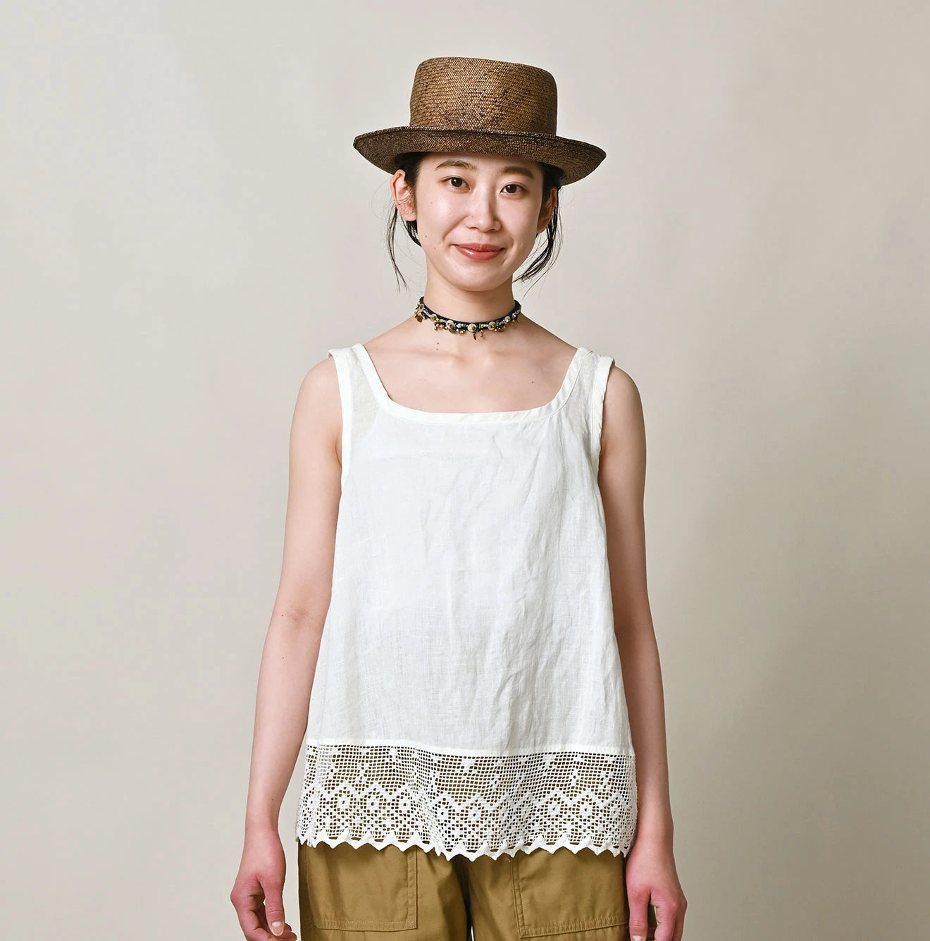 Indian Linen x Lace Flare Camisole Female Model