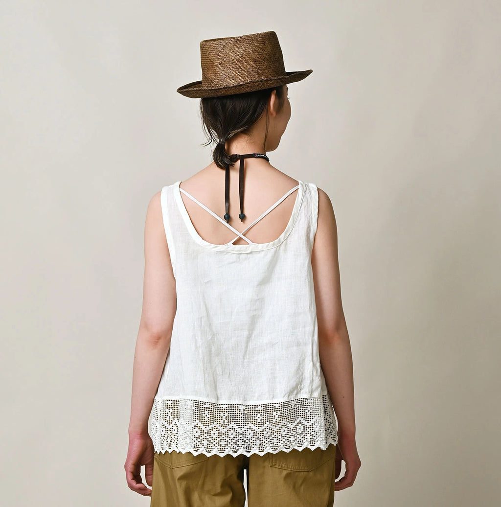 Indian Linen x Lace Flare Camisole Female Model