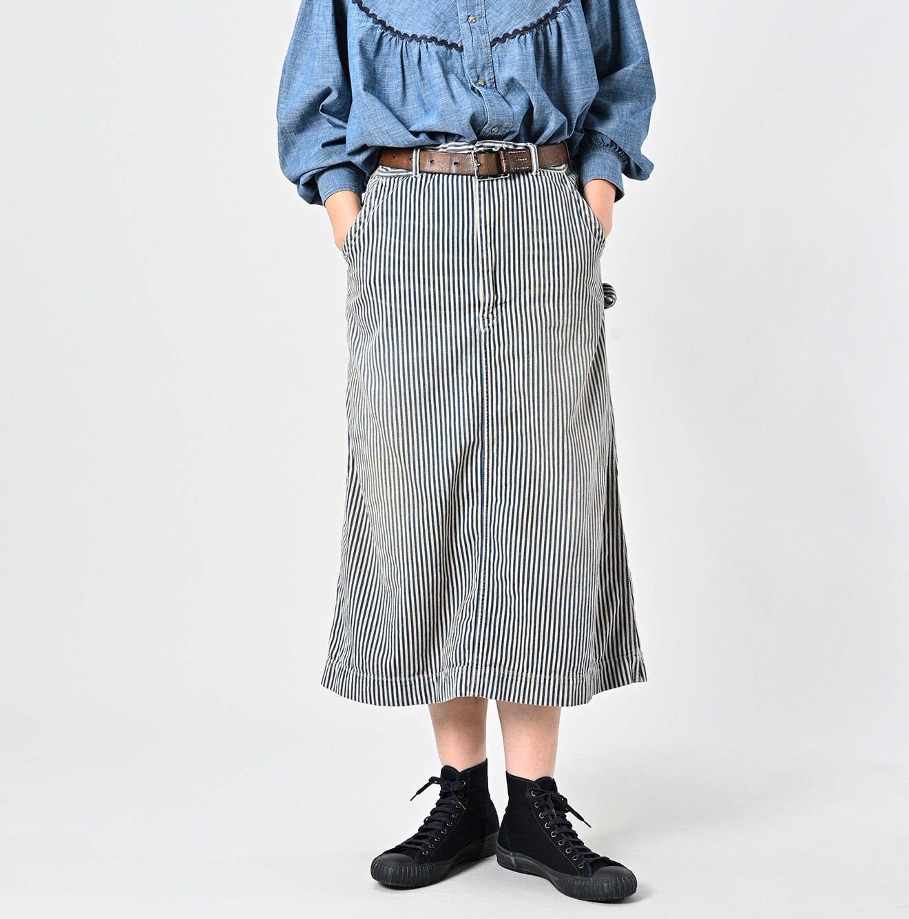 Mon-petit Denim Painter Skirt Female Model