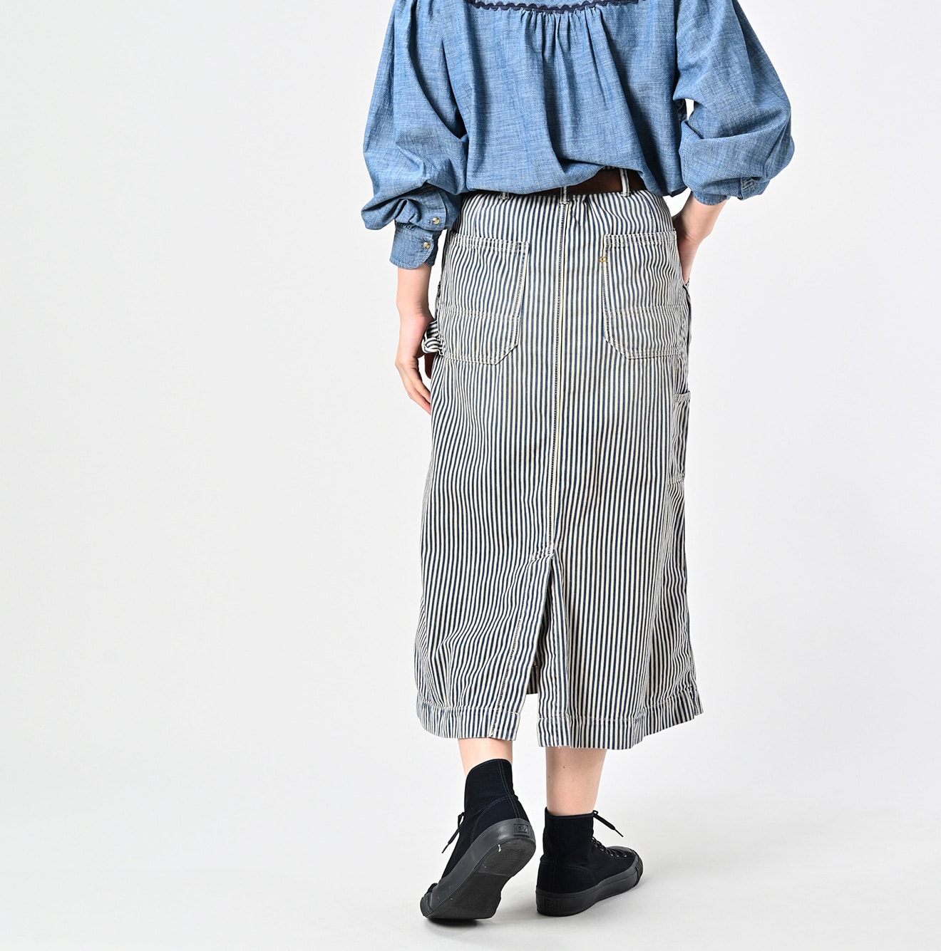 Mon-petit Denim Painter Skirt Female Model