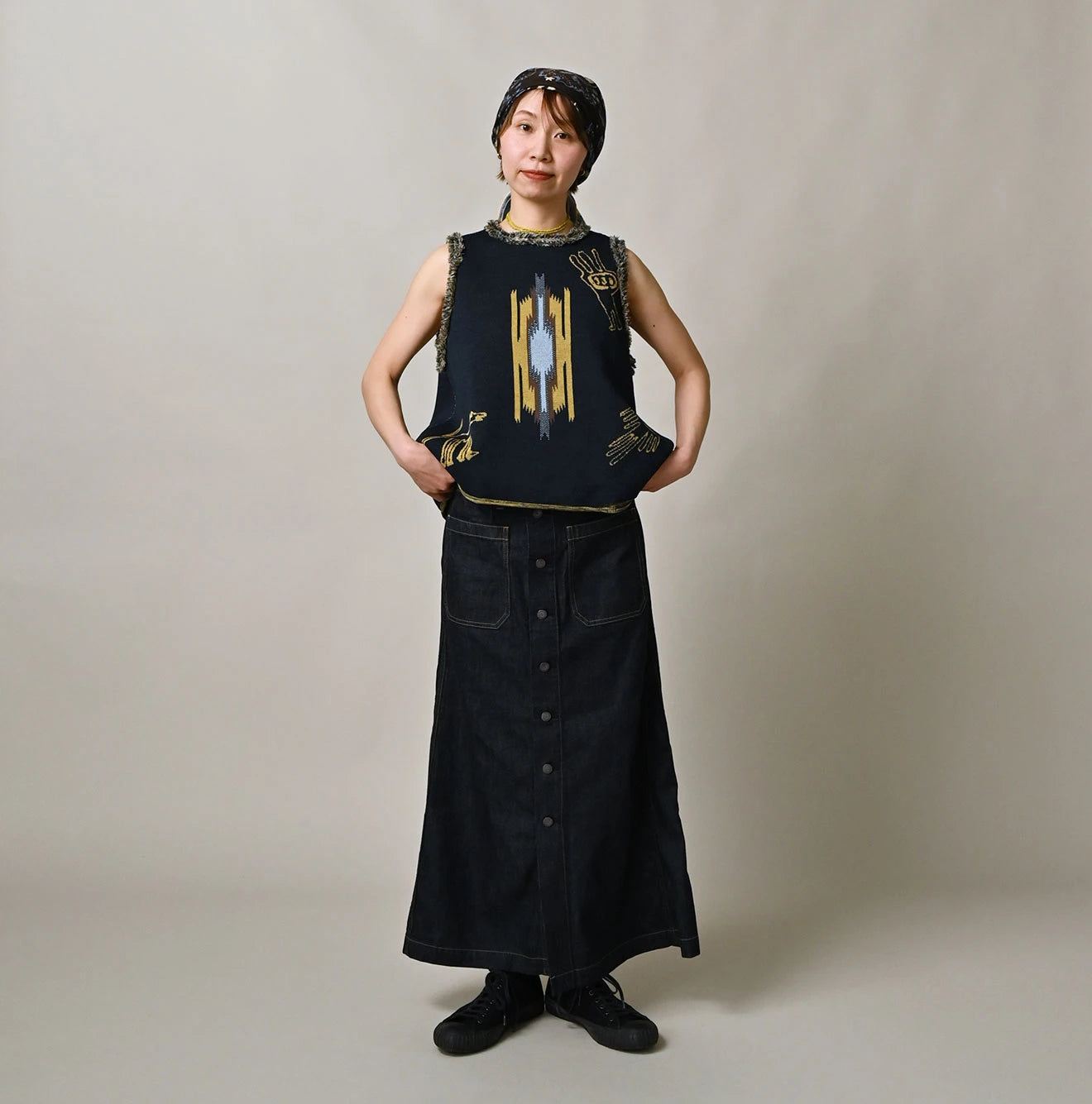 Mugihiko Denim Bell Skirt Nou Female Model