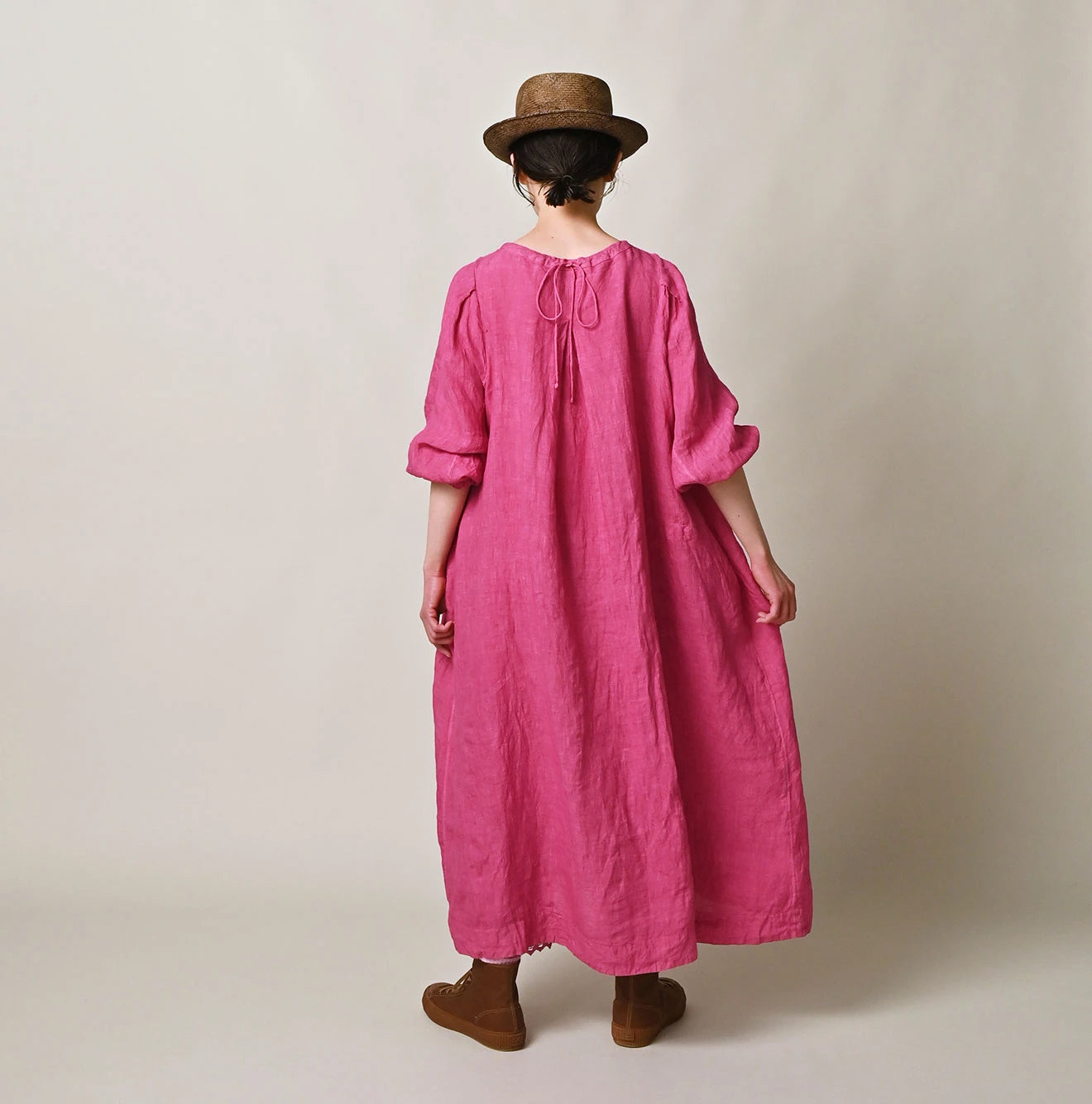45 Plant Dyed Indian Linen Tuck Dress Female Model