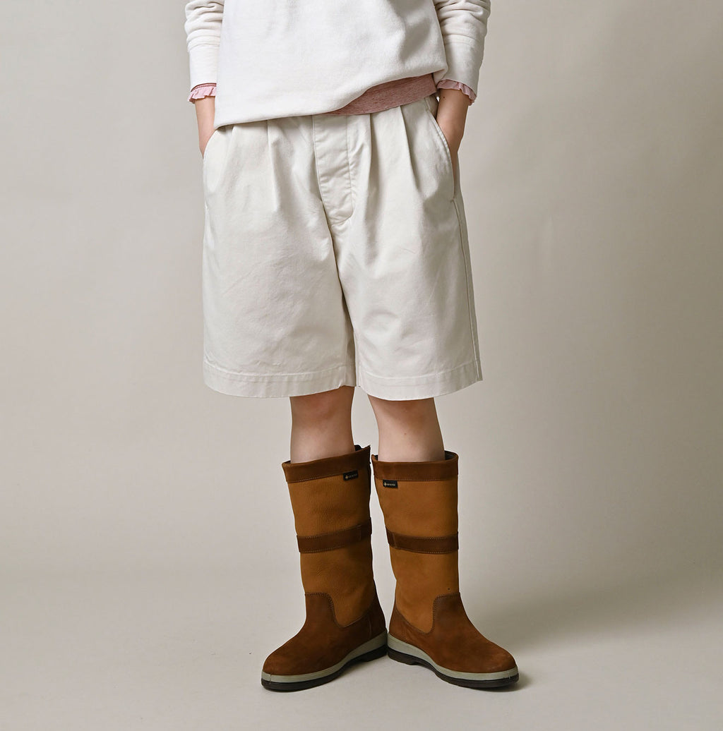 High Density Duck 908 Peg Short Pants Female Model