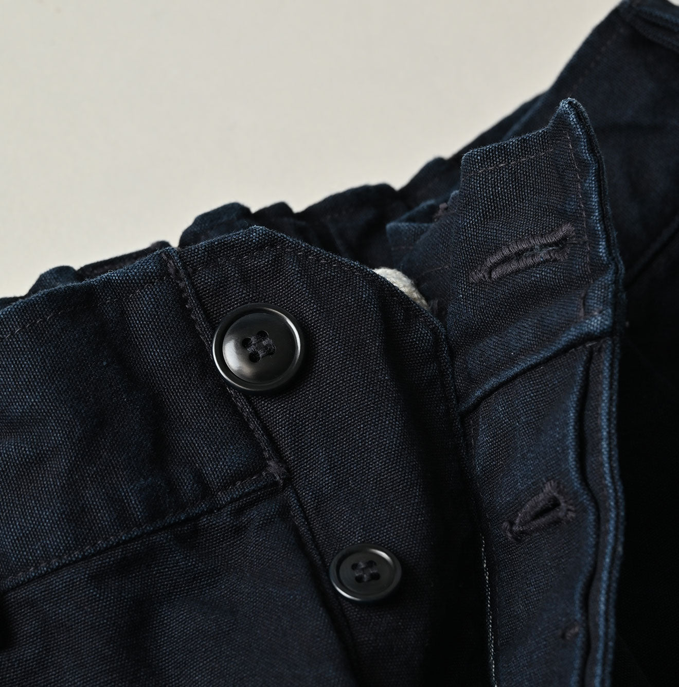 Indigo High Density Duck 908 Peg Short Pants Detail