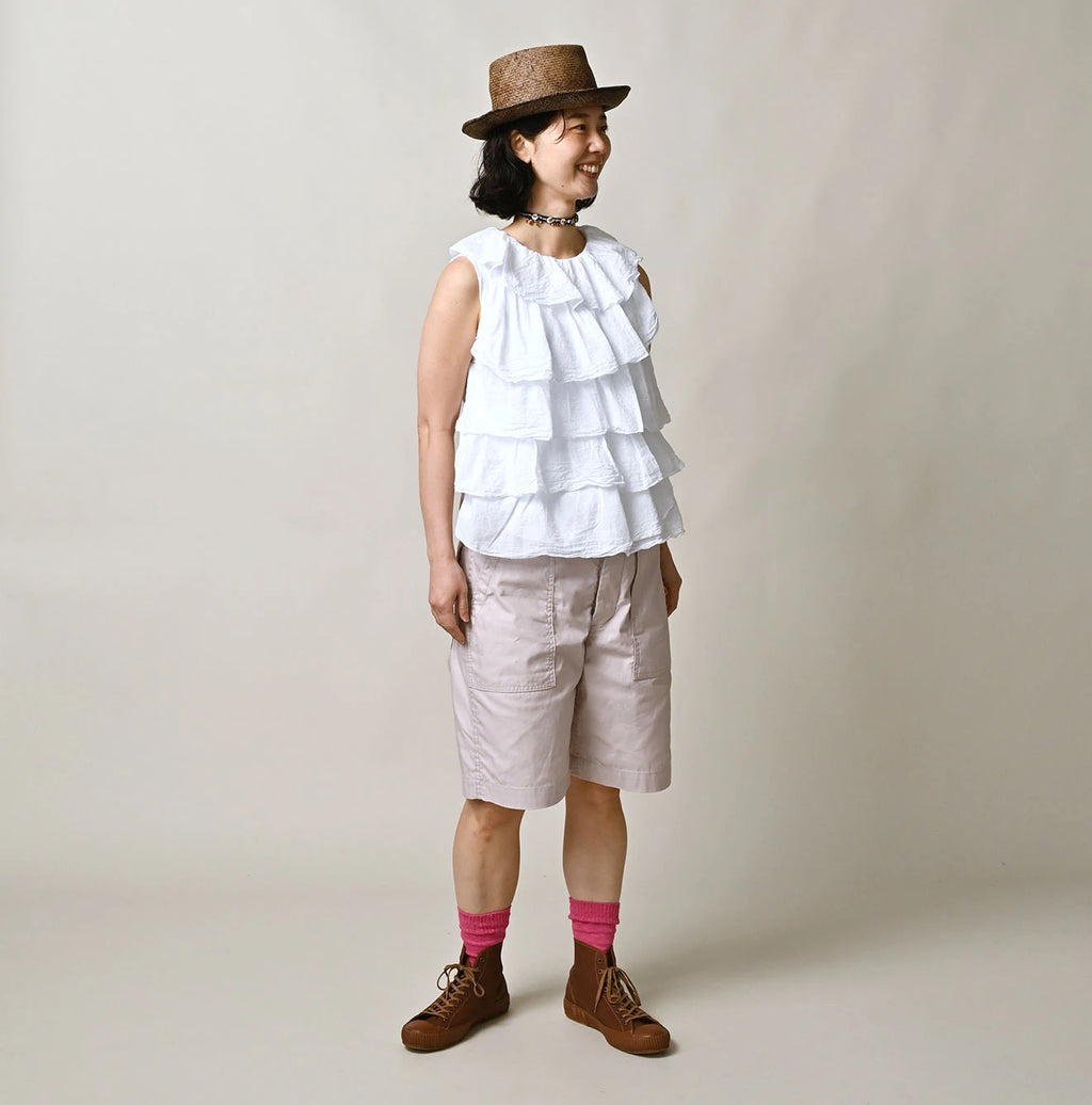 Thin Back Satin 908 Baker Short Pants Female Model
