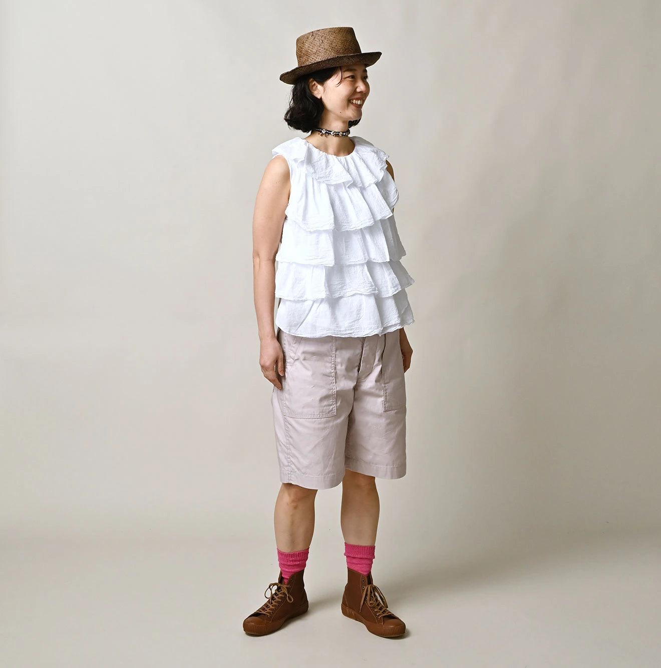 Thin Back Satin 908 Baker Short Pants Female Model