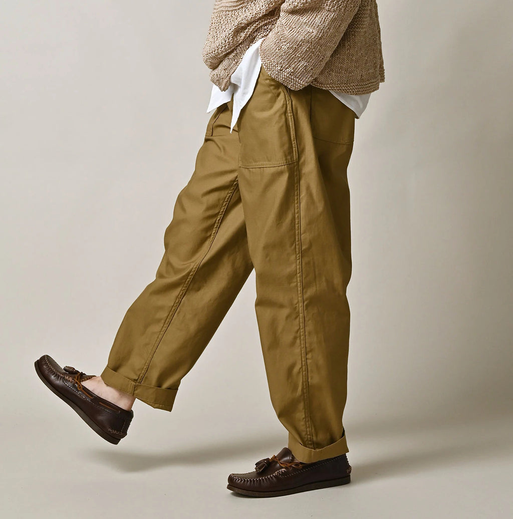 Thin Back Satin 908 Baker Pants Male Model