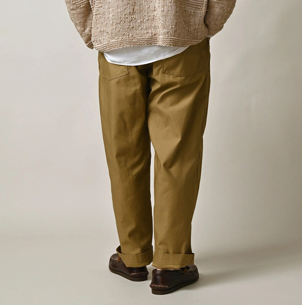 Thin Back Satin 908 Baker Pants Male Model