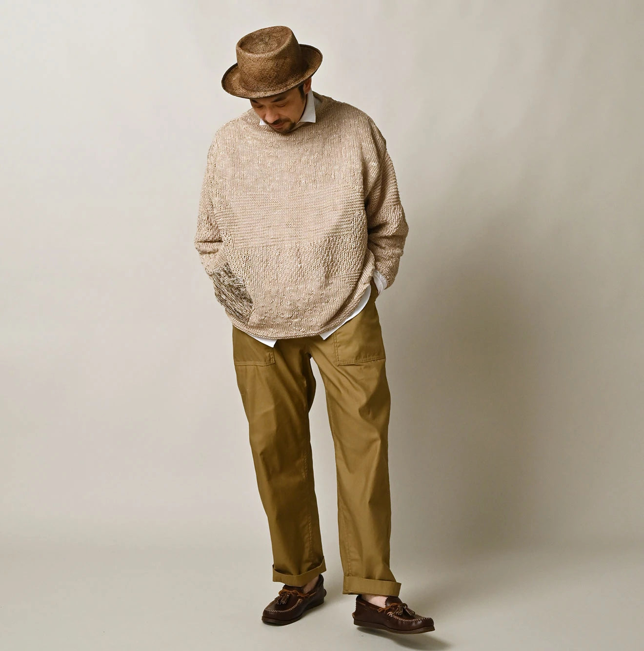 Thin Back Satin 908 Baker Pants Male Model