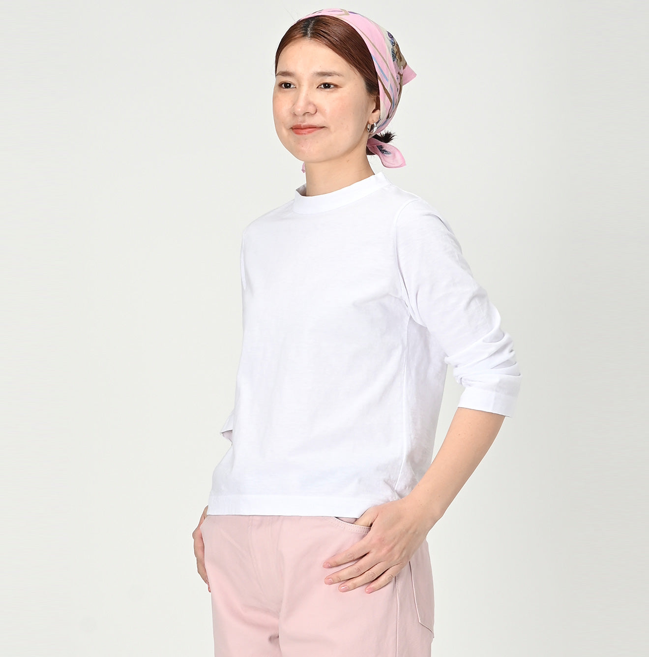 Tenjiku Square T-shirt Female Model