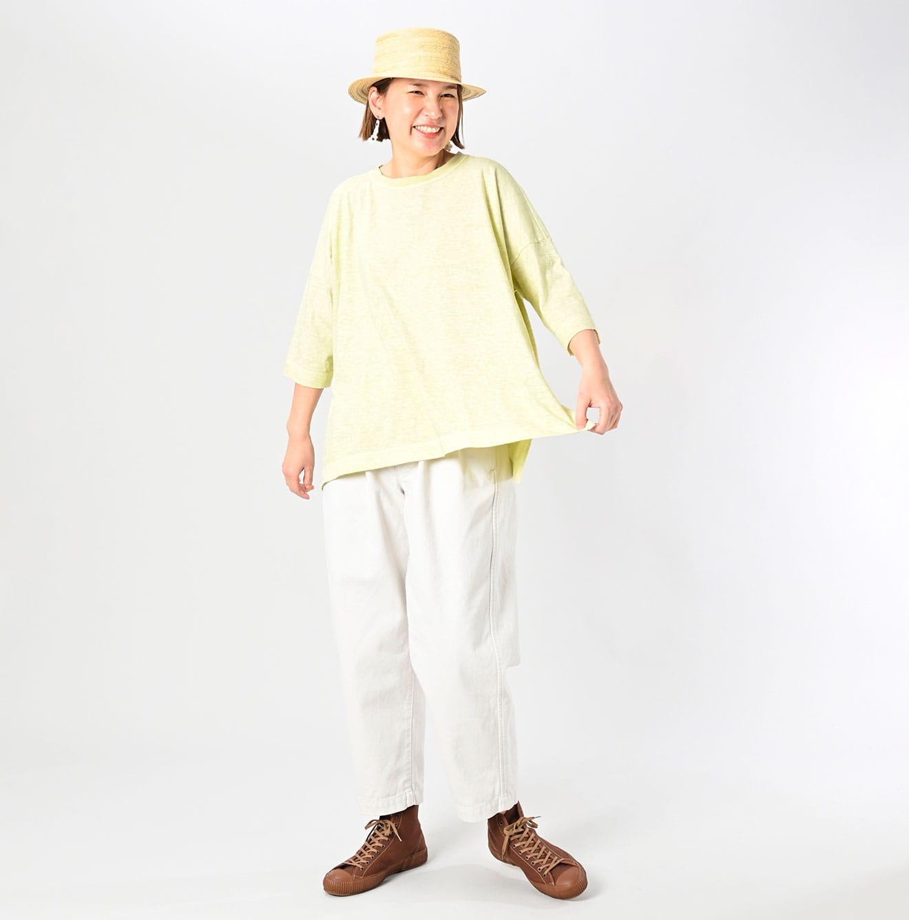 Plant Dyed Tenjiku Big Slit T-shirt Female Model