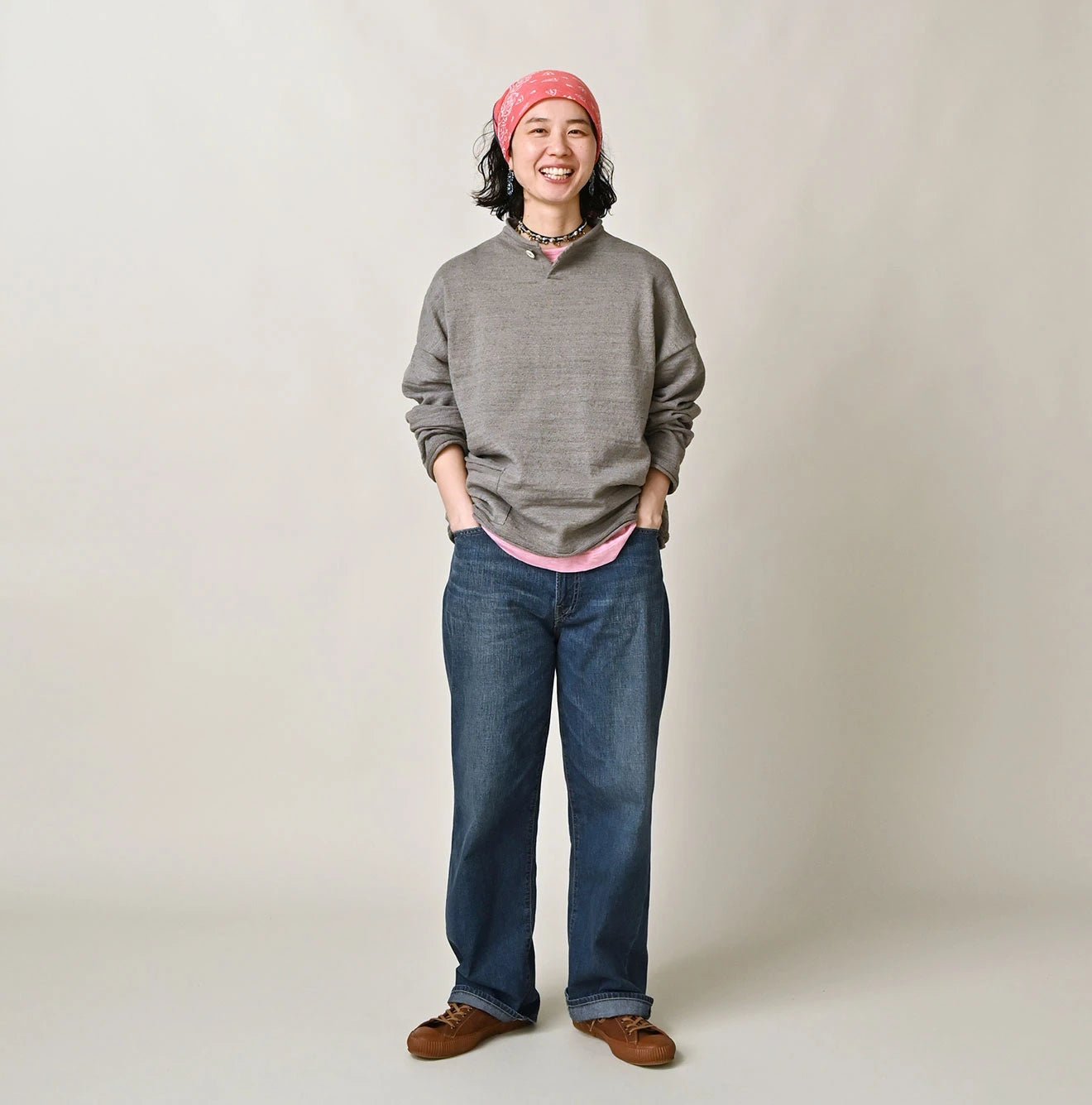 Dekoboko Knitsew 908 Uma Pull Female Model