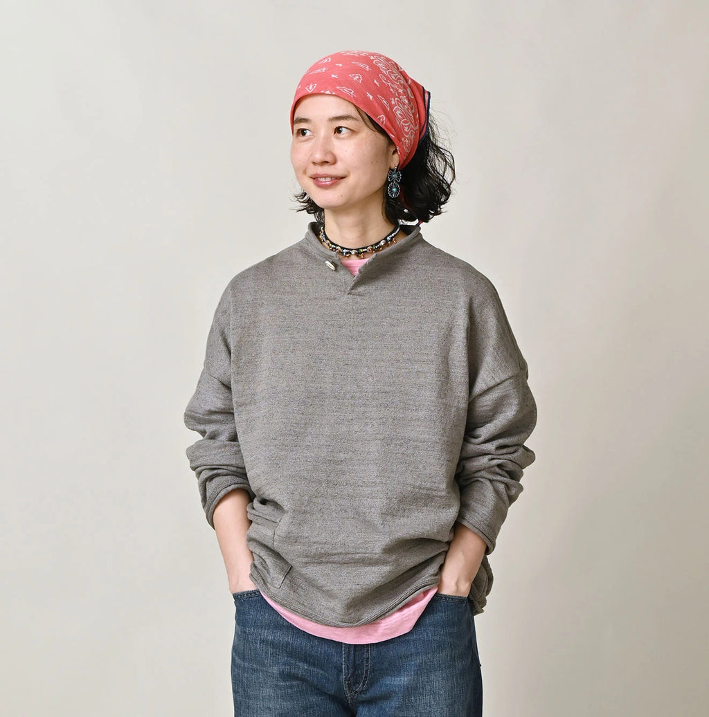 Dekoboko Knitsew 908 Uma Pull Female Model