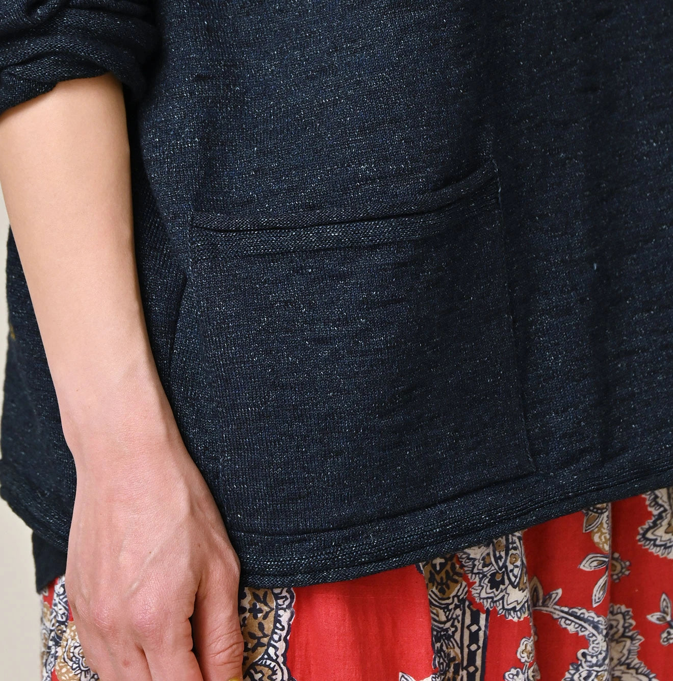 Indigo Dekoboko Knitsew 908 Uma Pull Detail