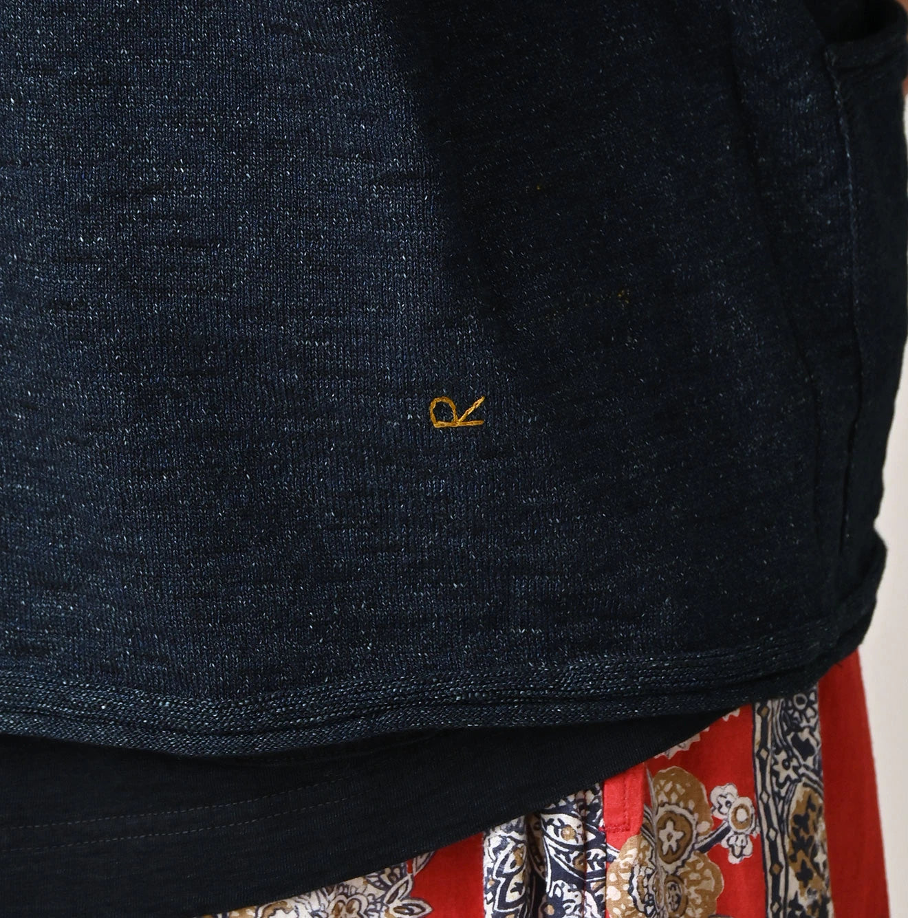 Indigo Dekoboko Knitsew 908 Uma Pull Detail