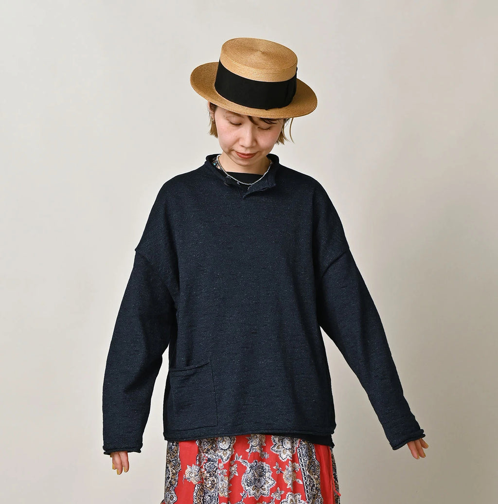 Indigo Dekoboko Knitsew 908 Uma Pull Female Model