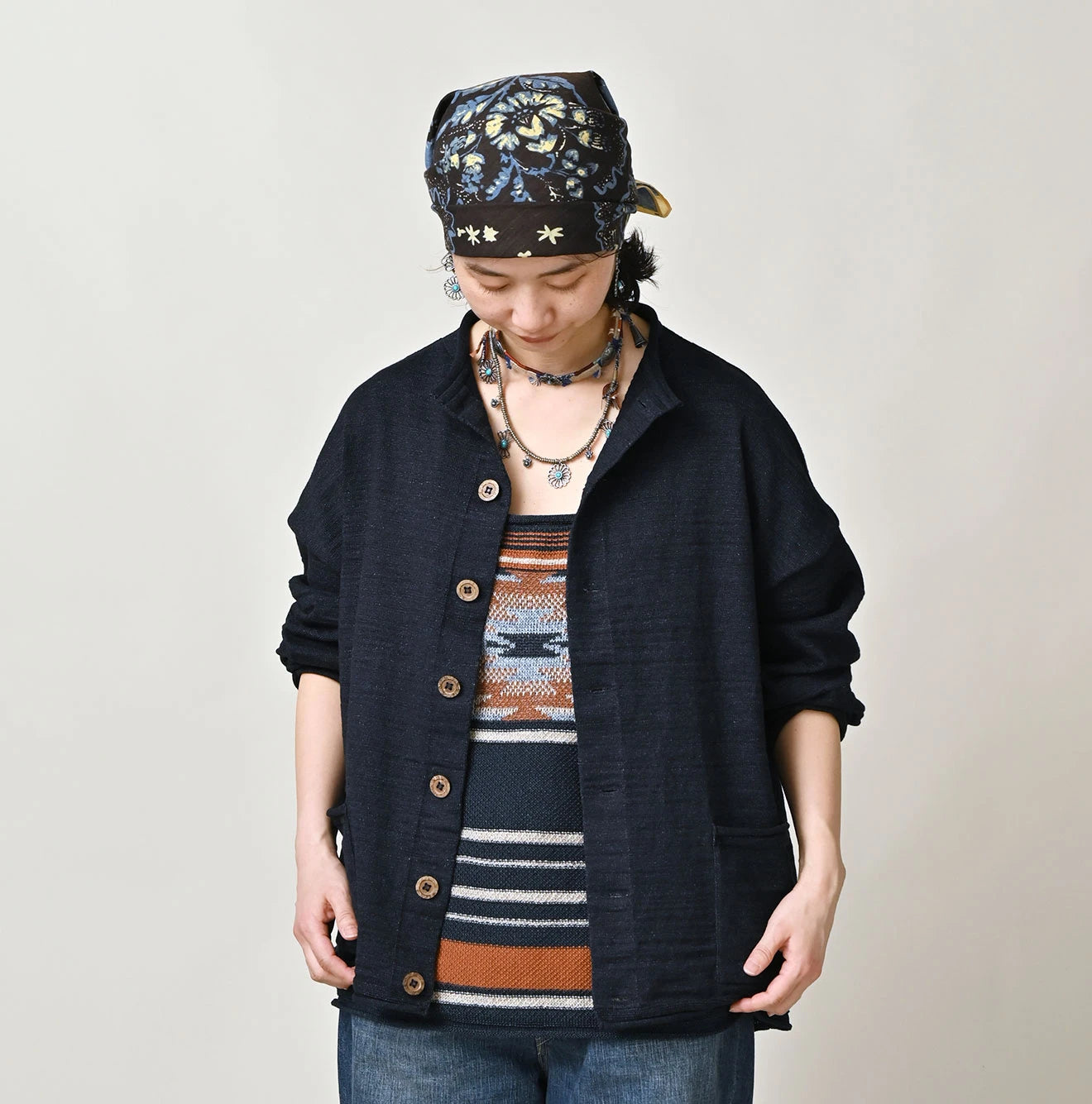 Indigo Dekoboko Knitsew 908 Cardigan Female Model
