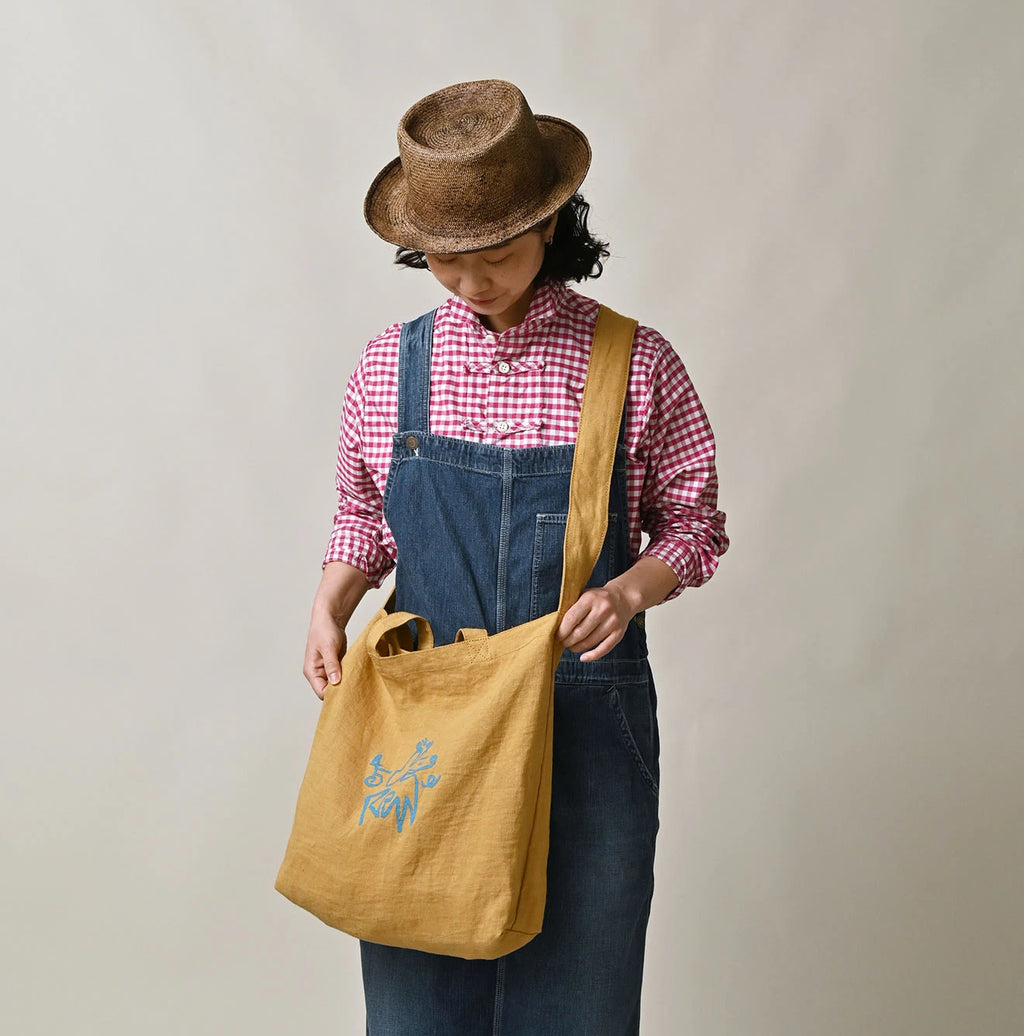 Indian Linen Nasuppie-kun 45 Star Tote Medium Female Model