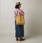 Indian Linen Nasuppie-kun 45 Star Tote Medium Female Model