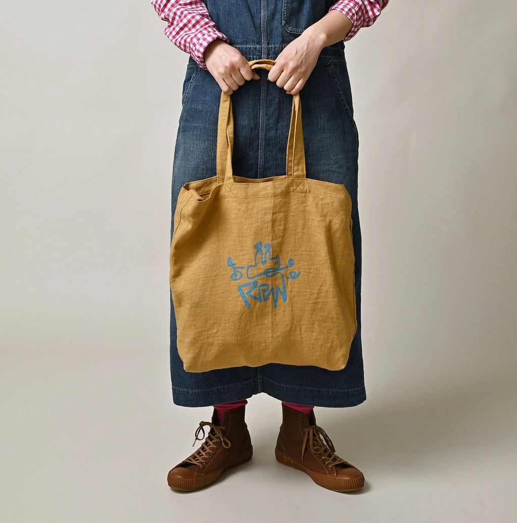 Indian Linen Nasuppie-kun 45 Star Tote Medium Female Model