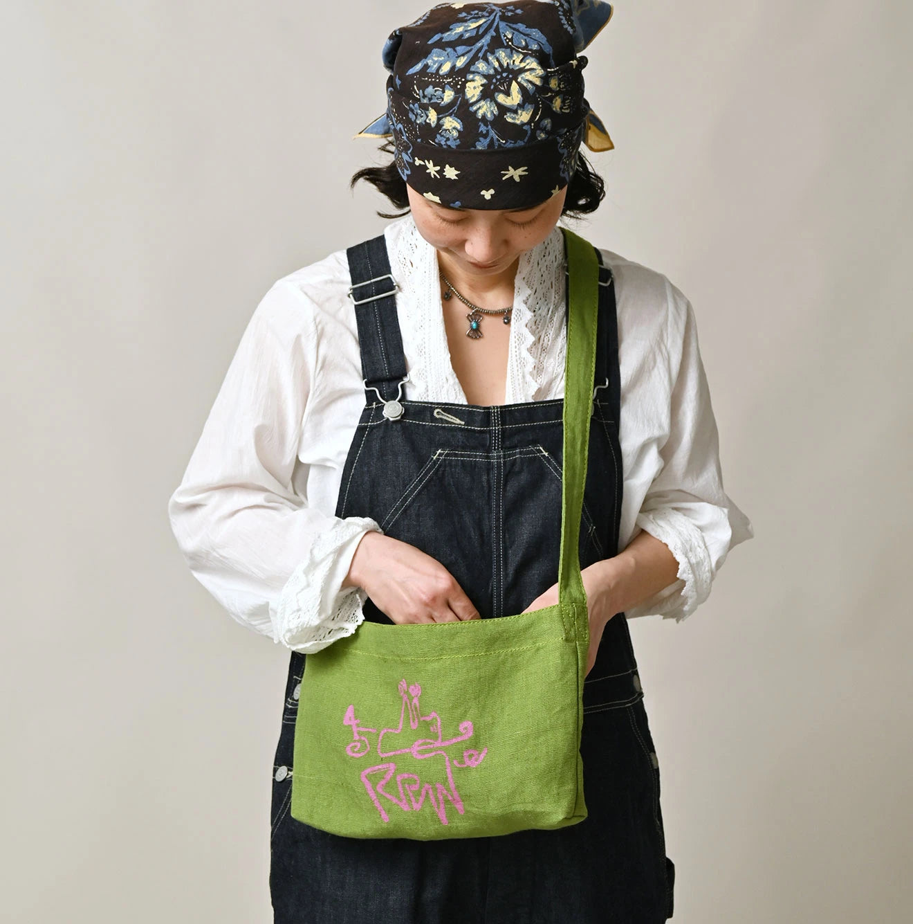 Indian Linen Nasuppie-kun 45 Star Tote Small Female Model