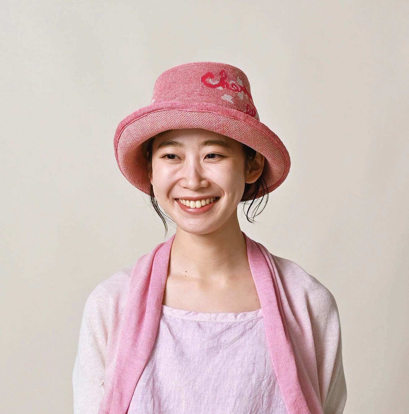 Jacquard Sakura Blizzard Hat Female Model